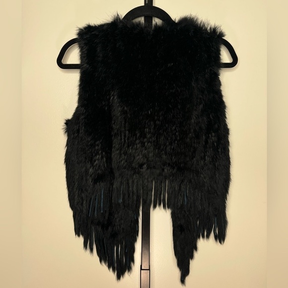 Romeo & Juliet Couture Rabbit Fur Fringe Vest - Boho Chic Meets Luxury - Picture 2 of 4